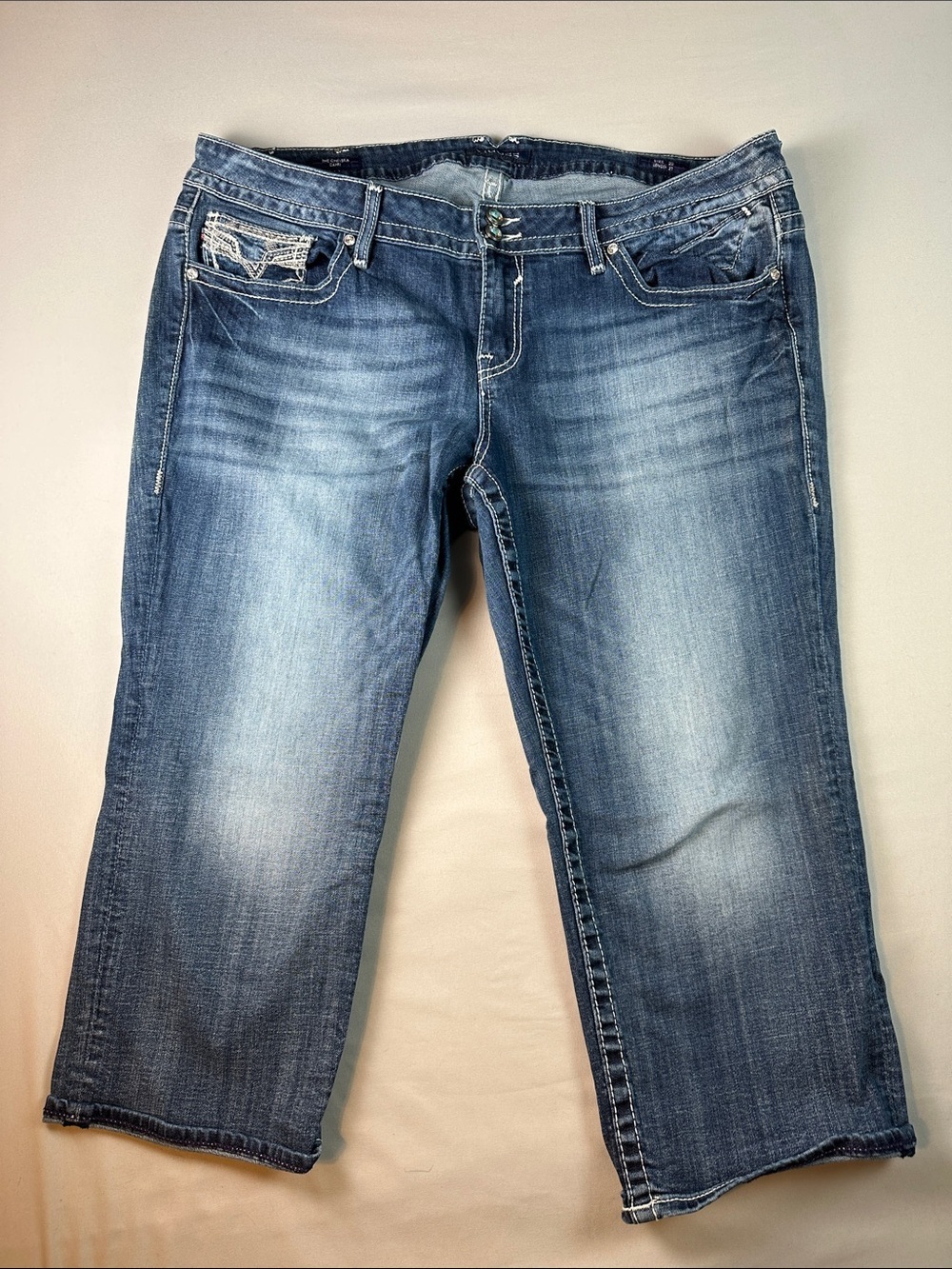 Vigoss Chelsea Capri Women's Mid Wash Blue Size 22 Plus Thick Stitch Embroidered